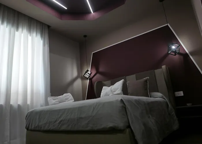 Re Lazzarone Suite